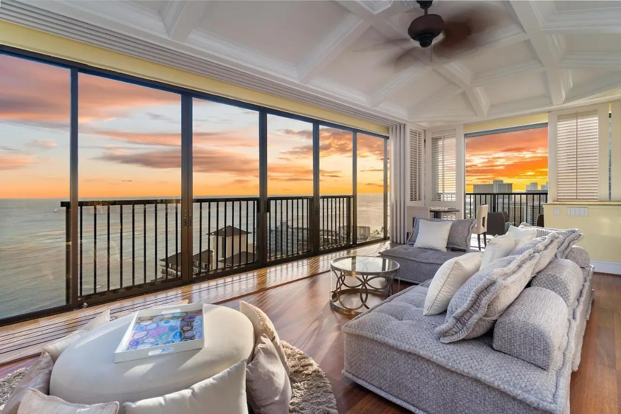 Oceanview Penthouse Suite Honolulu